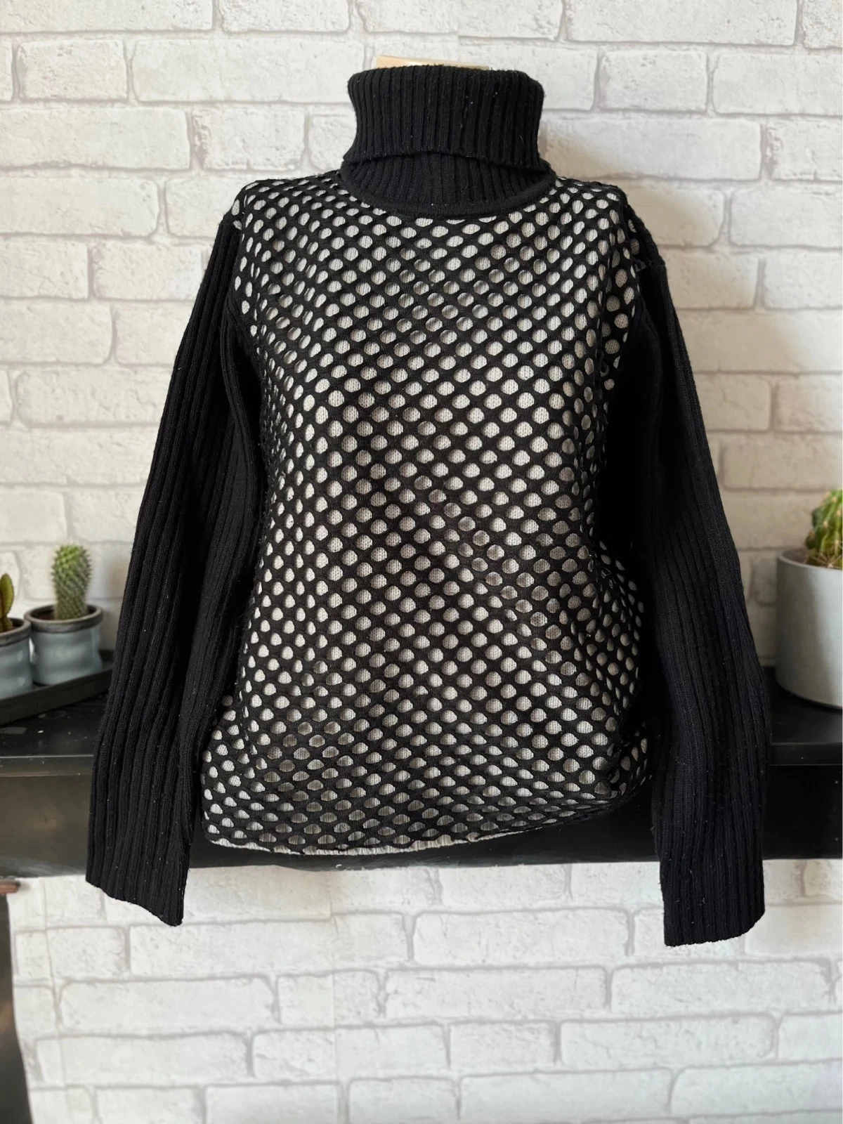 Pull col roulé résille HMT – T36 – Très tendance